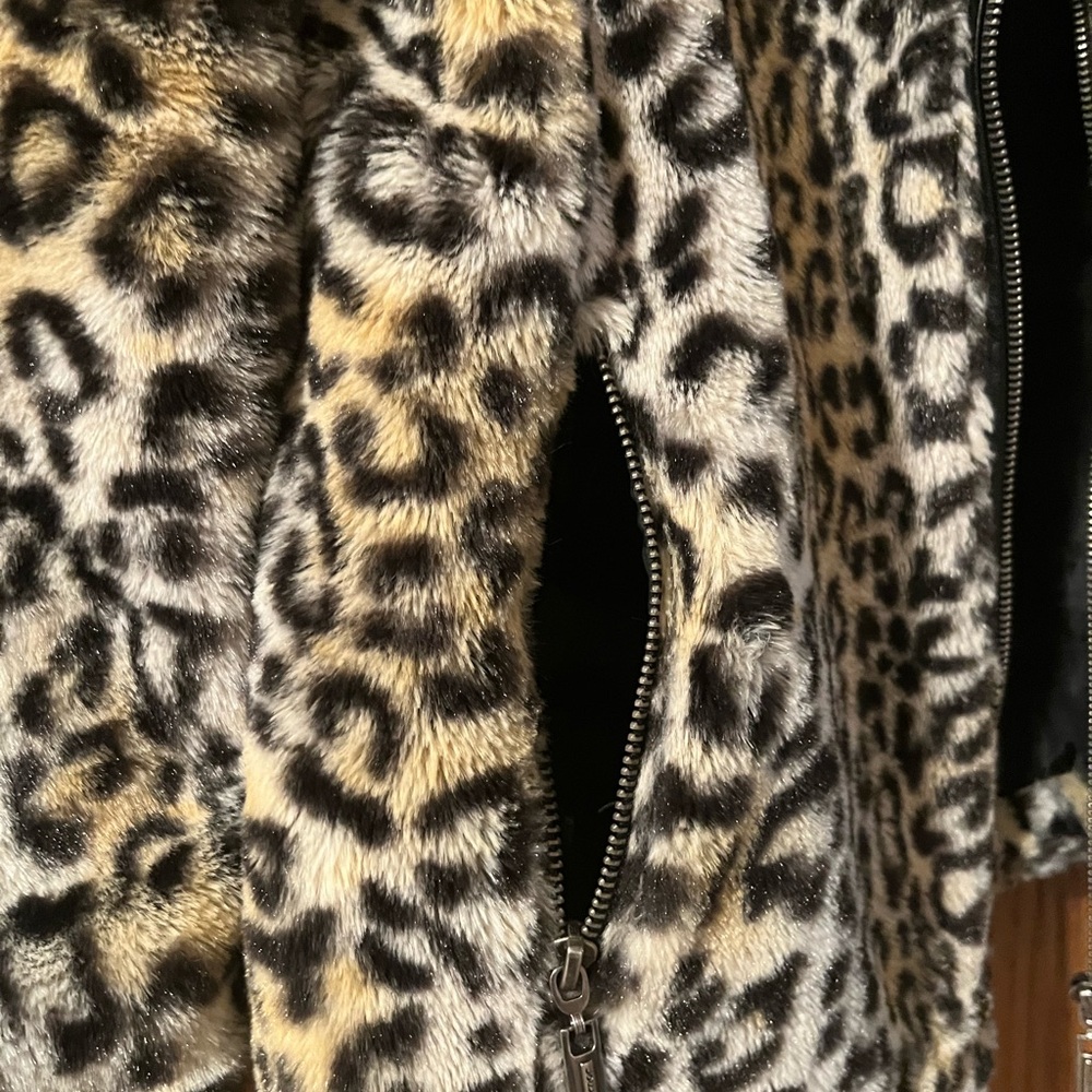 Chic Leopard Print Teddy Jacket - Picture 2 of 3
